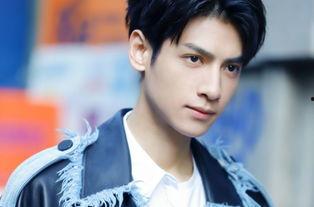 东大郭鑫个人资料,才华横溢的青年才俊，引领未来科技潮流