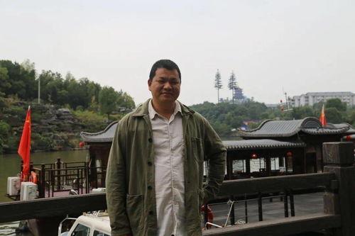 演员邓龙,影视界多面手，演绎人生百态