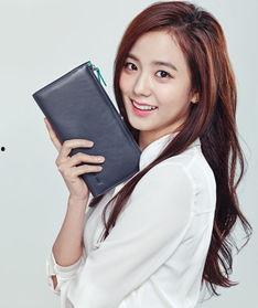 yg女团金智秀家庭背景,从豪门千金到YG女团Ace的成长之路